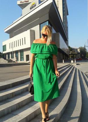 Шикарное ярко-зеленое платье