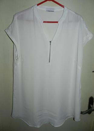 Стильная,удлинённая,белая блузка на молнии,большого размера,батал