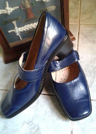 Суперкомфортные туфли на низком каблуке синие новые р 37