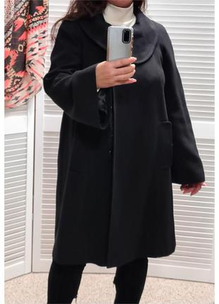 Чорне жіноче пальто з широким рукавом bhs