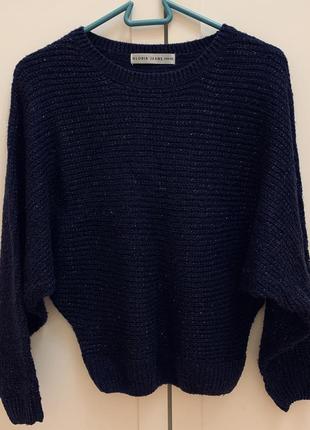 Сяючий темно-синій светр