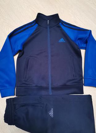 Костюм adidas на мальчика р. 140-146