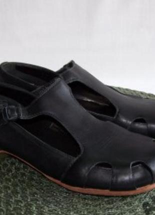 Поистине уникальная версия классической обуви туфли от dr. mar...