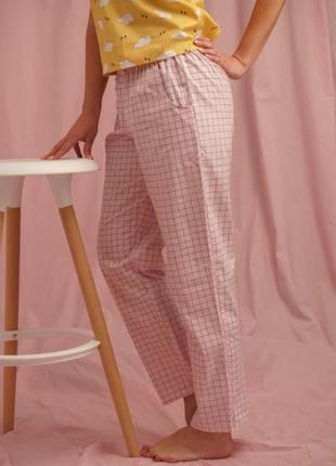 Пижамно-домашние штаны розового цвета в клеточку