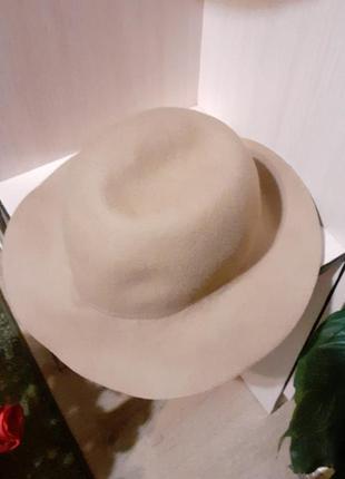 Шерстяная шляпа с широкими полями