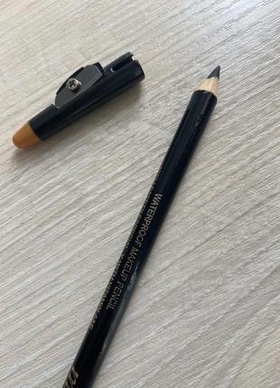Длинный водостойкий чёрный карандаш для глаз и бровей с точилк...