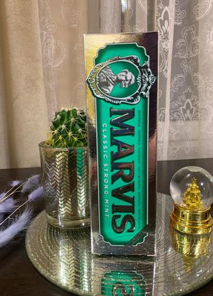 Итальянская зубная паста marvis classic strong mint