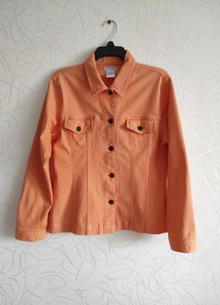 Джинсова куртка персикового кольору