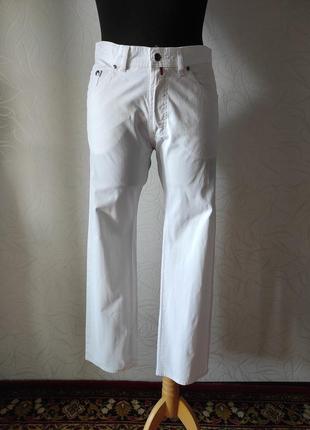 Белые коттоновые прямые брюки pierre cardin