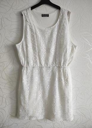 Белое кружевное летнее платье