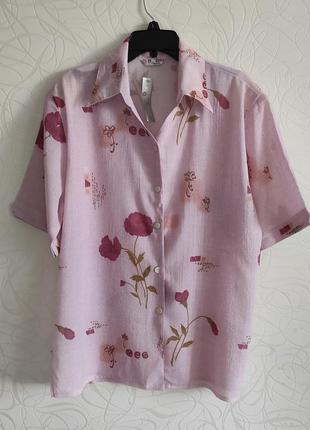 Розовая блузка в цветочный принт размер 54-58