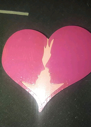 Деревянный магнит ручной работы "Пара" розовый
