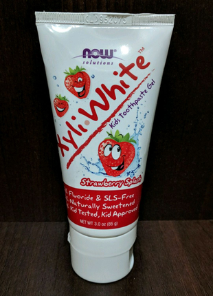 Натуральная зубная паста для деток от 2 лет Xyli White клубника.