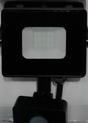 Светодиодный Прожектор 20 ватт с датчиком движения SMD LED 20w...